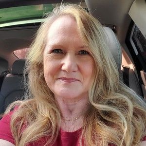 Meet your Posher, Gloria